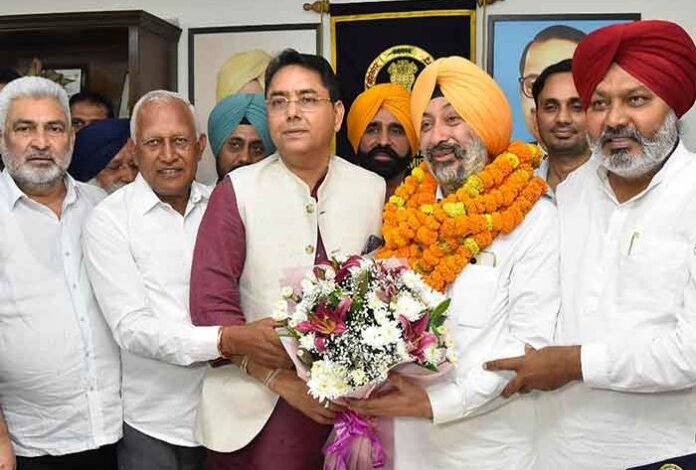 जसवीर सिंह सेखों ने पंजाब राज्य खाद्य आयोग के सदस्य के रूप में कार्यभार संभाला