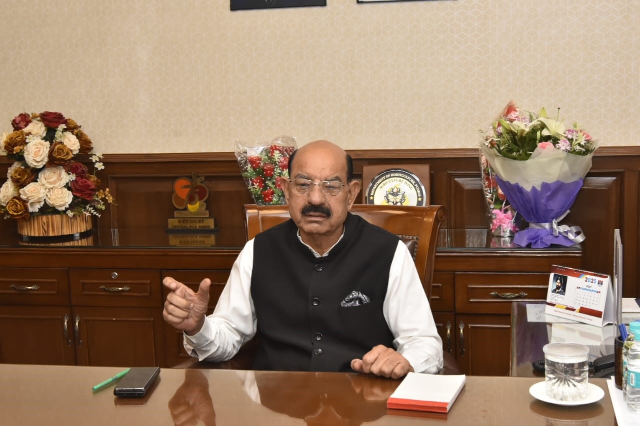 मंत्री मोहिंदर भगत ने की पूर्व सैनिक कल्याण योजनाओं की समीक्षा, युद्ध स्मारकों के निर्माण में तेज़ी लाने के निर्देश