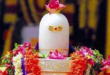 सावन पूजा टिप्स: शिवलिंग पर भूलकर भी न चढ़ाएं ये फल, भोलेनाथ हो सकते हैं रूठे