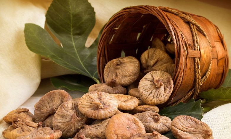 Anjeer Health Benefits: अंजीर खाने से पेट और सेहत को होते हैं चमत्कारी फायदे, जानें कितना और कैसे करें सेवन 1 Anjeer Health Benefits: अंजीर खाने से पेट और सेहत को होते हैं चमत्कारी फायदे, जानें कितना और कैसे करें सेवन