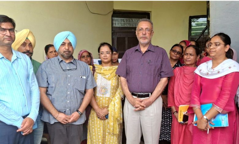 स्वास्थ्य मंत्री डॉ. बलबीर सिंह ने डायरिया प्रभावित छंगेरा गांव का निरीक्षण किया