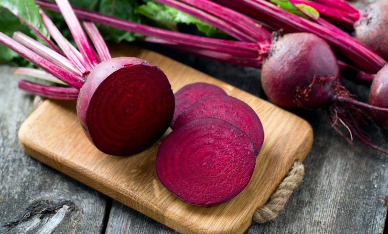 Beetroot Side Effect: चुकंदर सेहत के लिए वरदान है या नुकसान? जानें ज्यादा सेवन के खतरे