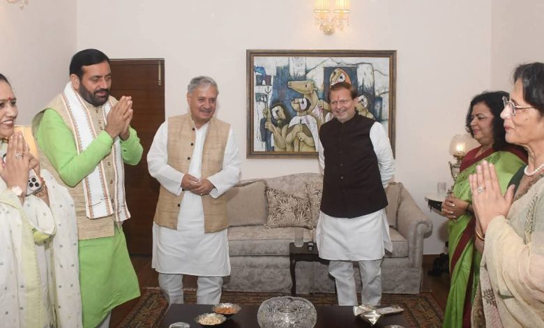 डिनर डिप्लोमेसी हरियाणा: मंत्री राव इंद्रजीत के न्यौते पर मुख्यमंत्री नायब सिंह सैनी पहुंचे डिनर पर, राजनीतिक रणनीतियों पर हुई चर्चा