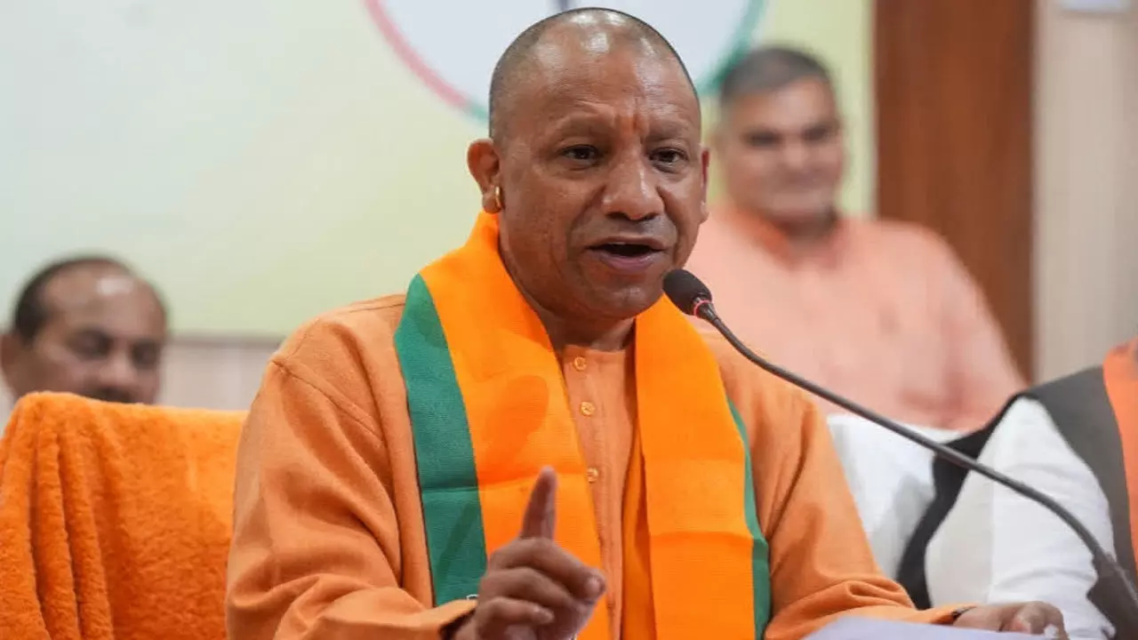 स्वच्छ सर्वेक्षण पुरस्कार 2024-25 में नोएडा और लखनऊ को राष्ट्रपति से सम्मान, सीएम योगी ने दी बधाई