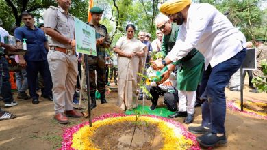 सीएम रेखा गुप्ता 49 साल बाद पहुंचीं पैतृक गांव नंदगढ़, जन्मदिन पर किया पौधारोपण और लिया जनसेवा का संकल्प