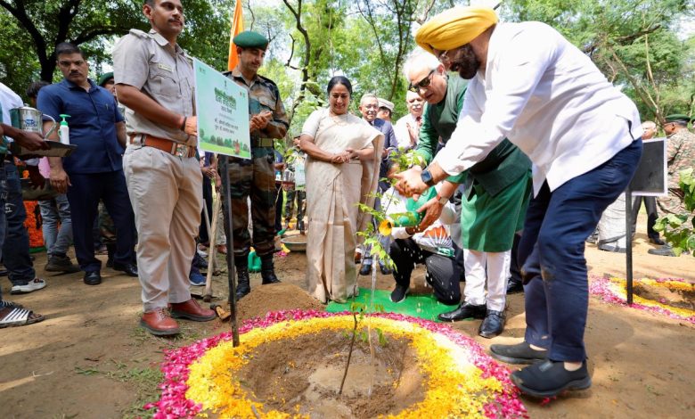 सीएम रेखा गुप्ता 49 साल बाद पहुंचीं पैतृक गांव नंदगढ़, जन्मदिन पर किया पौधारोपण और लिया जनसेवा का संकल्प