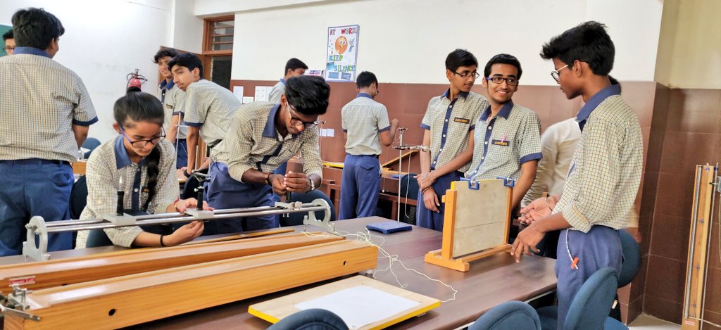 NEEEV योजना: दिल्ली के सरकारी स्कूलों में छात्रों को मिलेगा ₹20,000 तक का स्टार्टअप फंड, जानिए क्या है NEEEV योजना