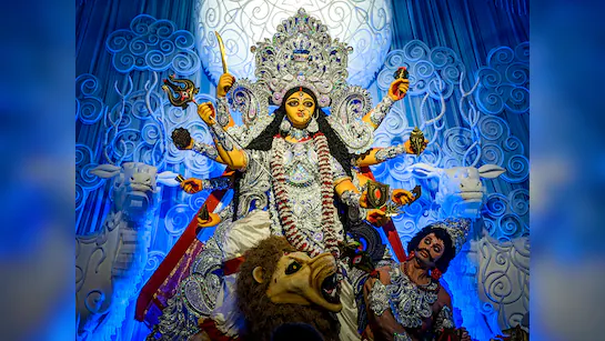 दुर्गा अष्टमी 2025: सावन माह की दुर्गा अष्टमी पर करें इस चालीसा का जाप