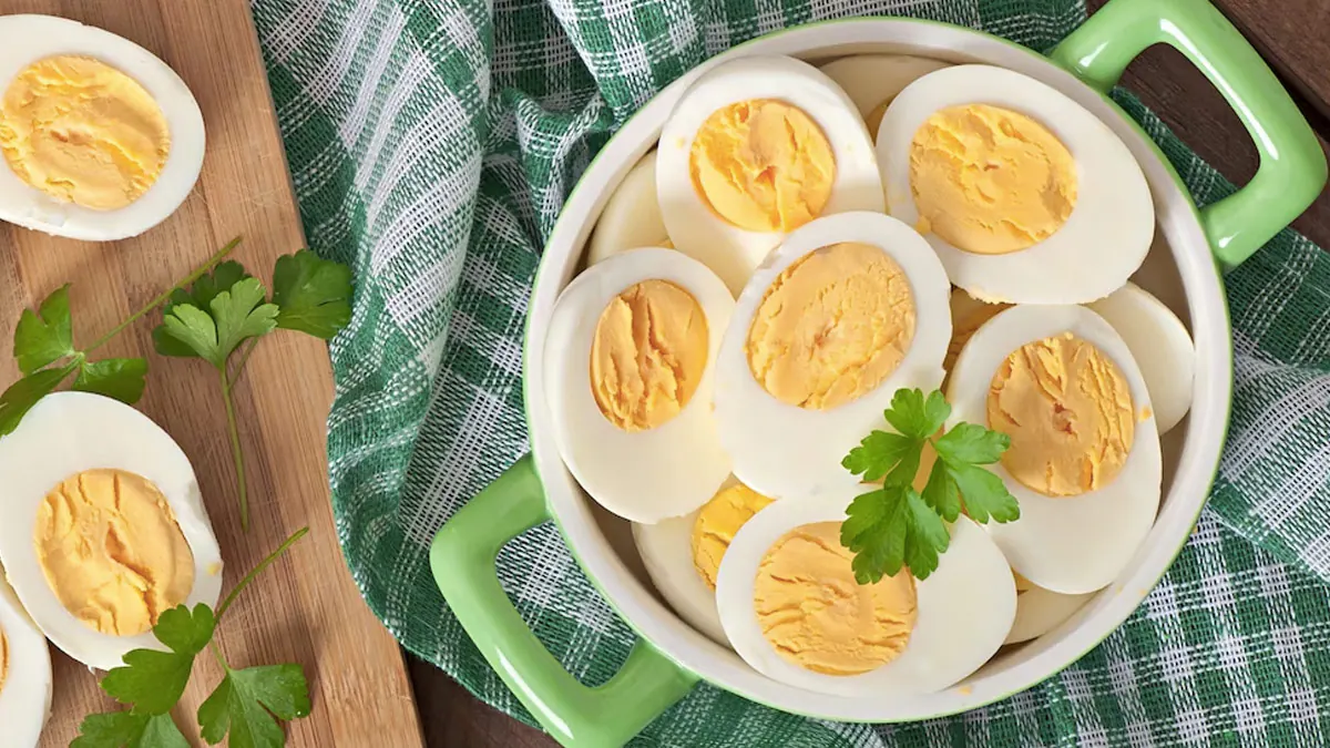 Eating Egg Side Effects: किन लोगों को भूलकर भी नहीं खाना चाहिए अंडे, जानिए साइड इफेक्ट्स
