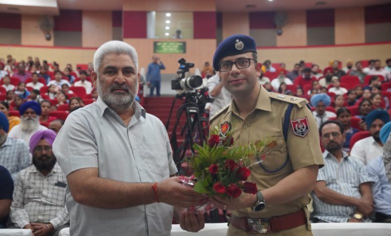 मंत्री लाल चंद कटारूचक: बटाला में शिव कुमार बटालवी की 89वीं जयंती पर राज्य स्तरीय समारोह शुरू