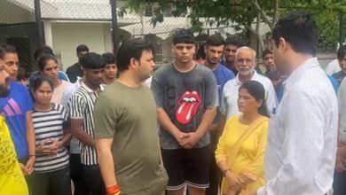 खेल मंत्री गौरव गौतम ने ताऊ देवी लाल स्टेडियम का किया औचक निरीक्षण, अधिकारियों को लगाई फटकार