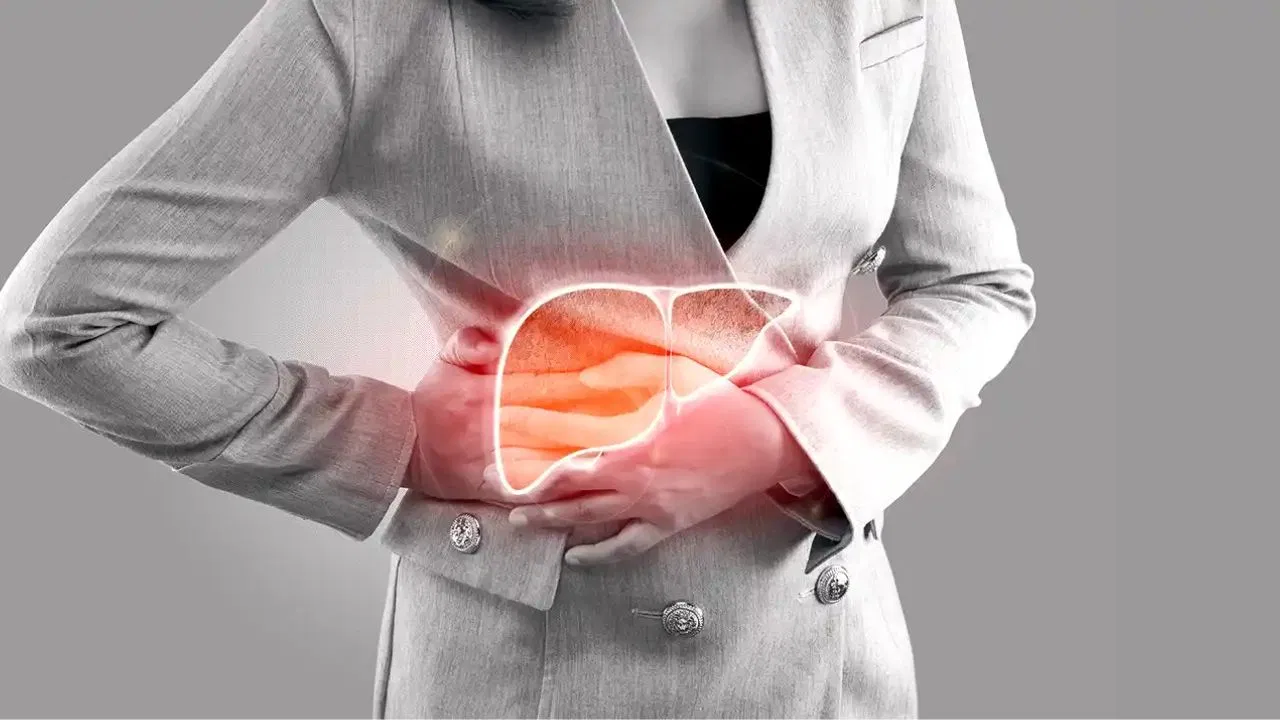 लिवर खराब होने के लक्षण: अगर दिखे ये संकेत तो तुरंत दिखाएं डॉक्टर को