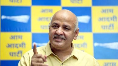 Manish Sisodia ने दिल्ली सरकार पर निशाना साधते हुए कहा, "मीडिल क्लास को नई गाड़ियां खरीदने के लिए मजबूर किया"