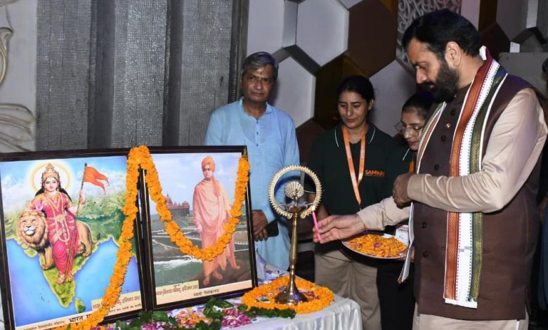 नायब सैनी ने लाडवा में स्मार्ट क्लास विस्तार कार्यक्रम और प्रदेशव्यापी स्मार्ट टीवी शिक्षा परियोजना का शुभारंभ किया