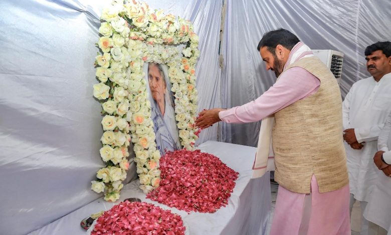सीएम नायब सिंह सैनी ने धर्मपाल सिंह की माता को दी श्रद्धांजलि, कई दिग्गज नेताओं ने जताया शोक