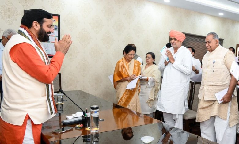 हरियाणा विधायक दल की बैठक में विकास कार्यों की समीक्षा, 'विकसित भारत' के संकल्प को साकार करने का संकल्प