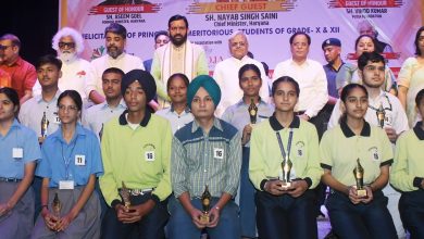 सीएम नायब सिंह सैनी ने मेधावी छात्रों को किया सम्मानित, युवाओं को दिया सफलता का मंत्र