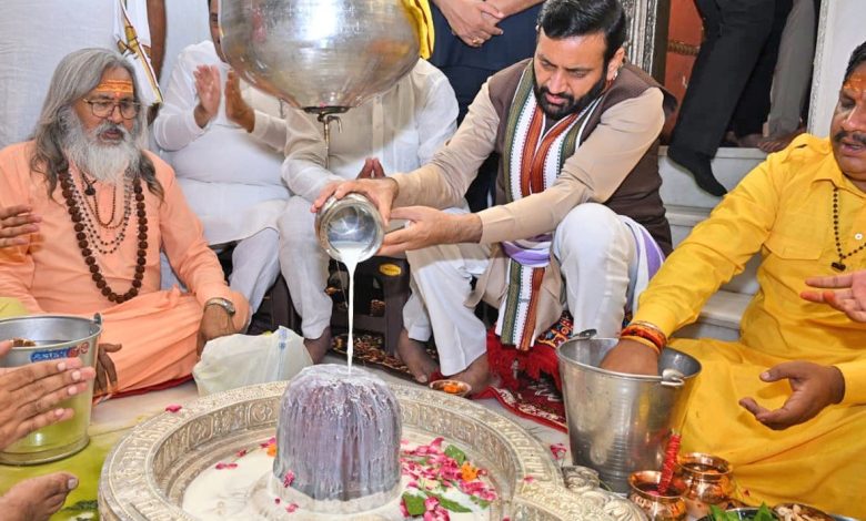 मुख्यमंत्री नायब सैनी ने कुरुक्षेत्र में पिहोवा के संगमेश्वर महादेव मंदिर में की पूजा-अर्चना