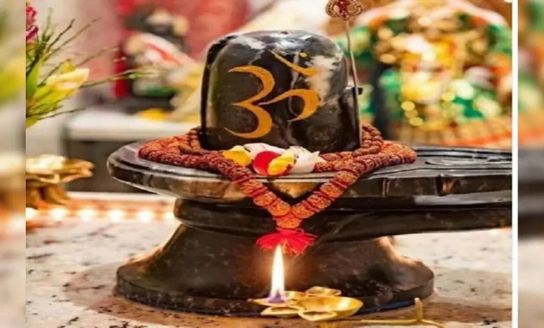 सावन पूजा सामग्री: सावन में शिव पूजा के लिए आवश्यक सभी सामग्रियों की पूरी सूची, जानें क्या न करें 1 सावन पूजा सामग्री: सावन में शिव पूजा के लिए आवश्यक सभी सामग्रियों की पूरी सूची, जानें क्या न करें