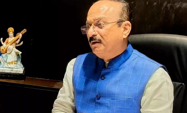 गृह मंत्री आशीष सूद ने केजरीवाल और सिसोदिया पर लगाया आरोप: AAP नेताओं ने सरकारी पैसे से खरीदे महंगे मोबाइल फोन
