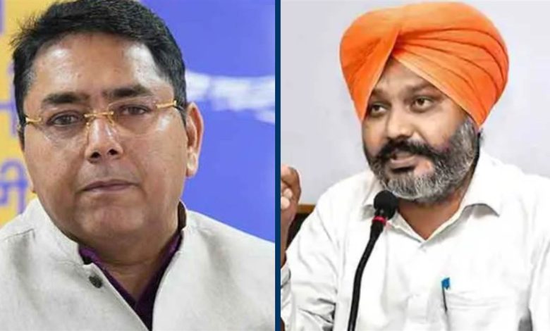 पंजाब के दो कैबिनेट मंत्रियों पर चंडीगढ़ साइबर सेल में एफआईआर, जानिए पूरा मामला 1 पंजाब के दो कैबिनेट मंत्रियों पर चंडीगढ़ साइबर सेल में एफआईआर, जानिए पूरा मामला