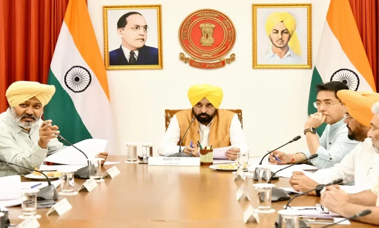 पंजाब सरकार कर्ज माफी: पंजाब के इन परिवारों के लिए बड़ी राहत, सरकार ने माफ किया भारी कर्जा 1 पंजाब सरकार कर्ज माफी: पंजाब के इन परिवारों के लिए बड़ी राहत, सरकार ने माफ किया भारी कर्जा