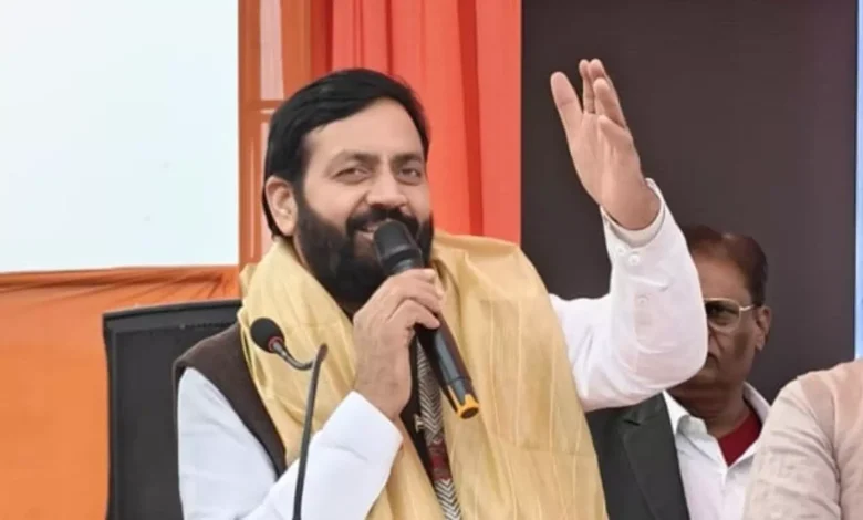 प्रजापति छात्रावास योजना: हरियाणा सरकार का प्रजापति समाज के लिए बड़ा ऐलान, 2,000 गांवों में दी जाएगी पांच-पांच एकड़ जमीन