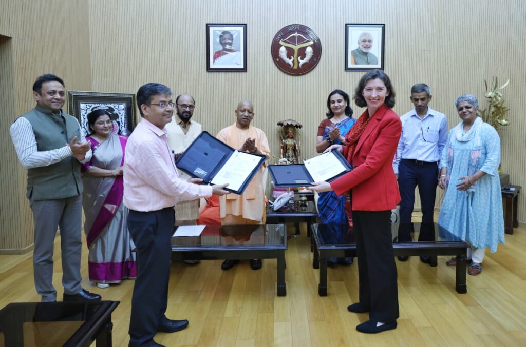 अटल बिहारी वाजपेयी छात्रवृत्ति योजना: यूपी सरकार और FCDO के बीच MOU साइन, छात्रवृत्ति चयन प्रक्रिया होगी और पारदर्शी