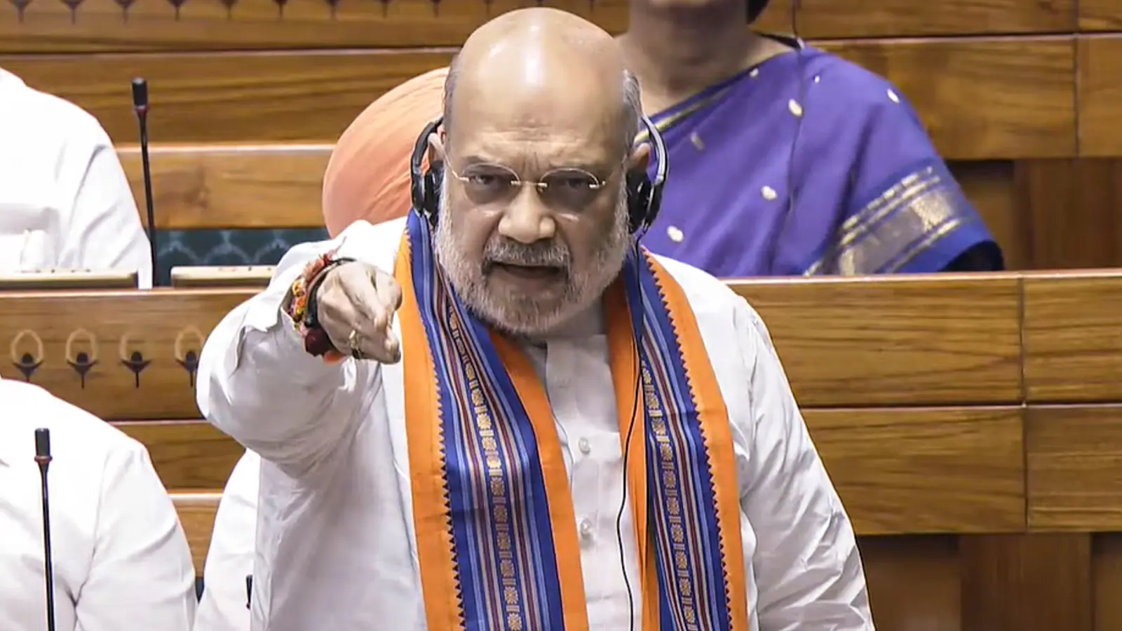 अमित शाह का बड़ा हमला: "राहुल गांधी ने लालू यादव को बचाने वाले बिल को क्यों फाड़ा था?"