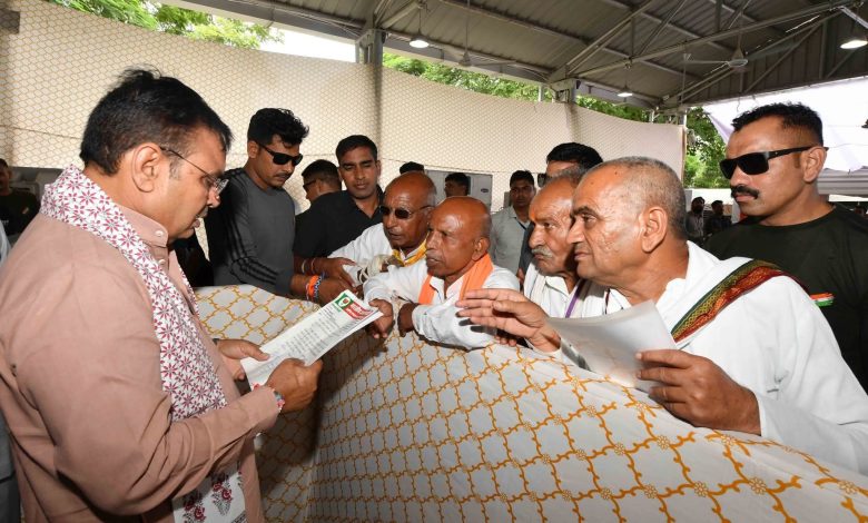 मुख्यमंत्री श्री भजनलाल शर्मा ने की जनसुनवाई- जन आकांक्षाओं की पूर्ति हमारे सुराज का केन्द्र बिंदु परिवेदनाओं के निस्तारण में कोताही नहीं होगी बर्दाश्त