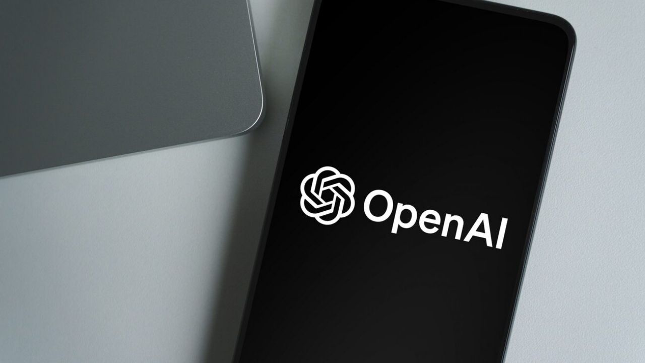 भारत में OpenAI का तोहफा! 5 लाख लोगों को मिलेगा ₹1999 वाला ChatGPT Plus फ्री