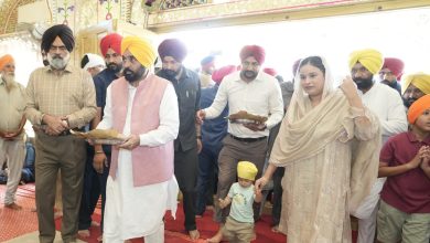 मुख्यमंत्री भगवंत मान ने परिवार सहित श्री चमकौर साहिब के गुरुद्वारा कतलगढ़ साहिब में माथा टेका