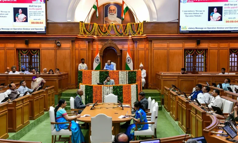 दिल्ली विधानसभा: दिल्ली की रेखा गुप्ता सरकार ने सभी विधायकों को दिए तीन गिफ्ट