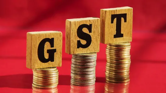 GST Slab Update 2025: अब सिर्फ 5% और 18% GST स्लैब! आम आदमी को बड़ी राहत, जानिए कौन-कौन सी चीजें होंगी सस्ती