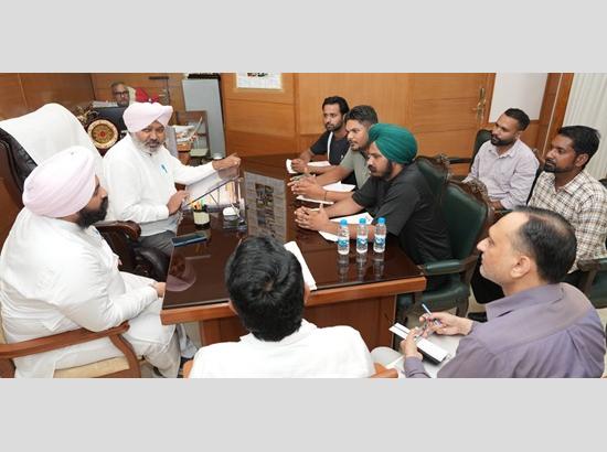 वित्त मंत्री हरपाल सिंह चीमा की वन और शिक्षा विभाग यूनियनों के साथ बैठक, सभी वैध मांगों के समाधान का दिया भरोसा