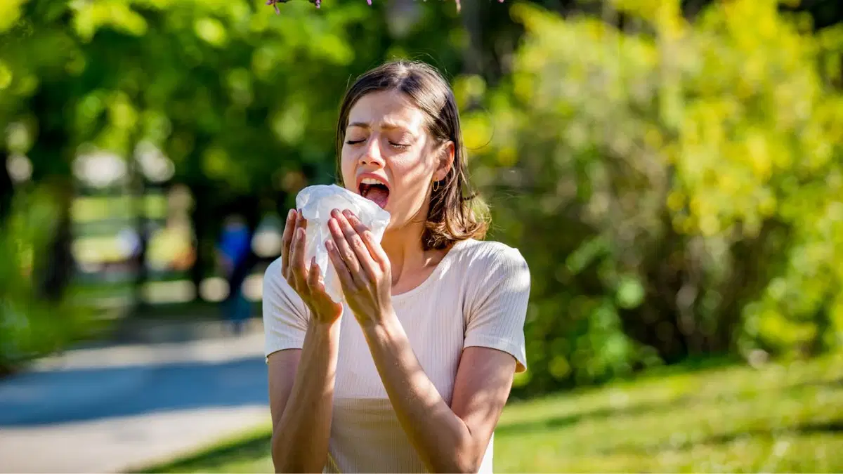 मौसम बदलते ही हो जाते हैं सर्दी-जुकाम का शिकार? जानिए असरदार घरेलू नुस्खे जो देंगे तुरंत राहत