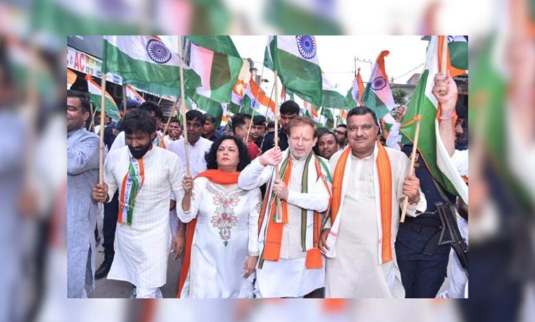 हरियाणा में भारतीय सेना के सम्मान में भव्य तिरंगा यात्रा निकली, डॉ. अरविंद शर्मा ने किया नेतृत्व