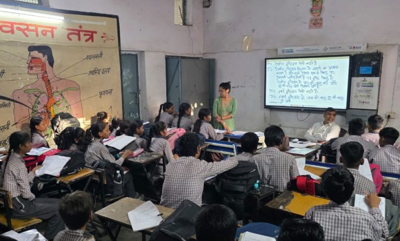 हरियाणा के शिक्षा मंत्री महिपाल ढांडा ने पानीपत के सरकारी स्कूल का किया औचक निरीक्षण