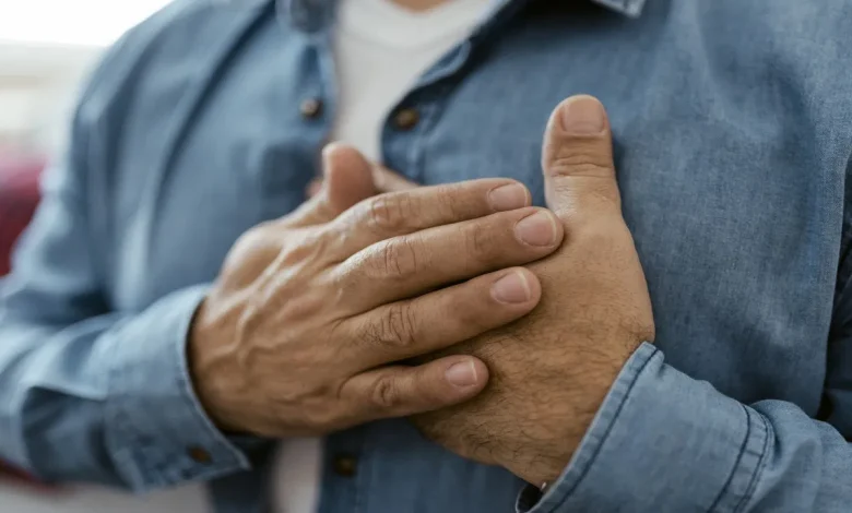 शरीर में दर्द और सांस का फूलना: ये लक्षण सामान्य नहीं, हो सकता है दिल की बीमारी का संकेत