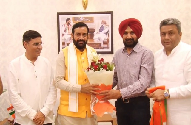 पूर्व अकाली नेता रणजीत सिंह गिल भाजपा में शामिल, CM नायब सिंह सैनी ने किया स्वागत