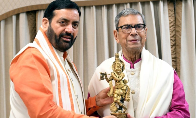 हरियाणा सीएम नायब सैनी ने पूर्व राष्ट्रपति रामनाथ कोविंद का हरियाणा राजभवन में भव्य स्वागत किया