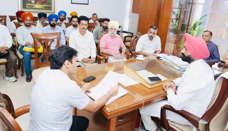 परिवहन मंत्री लालजीत सिंह भुल्लर ने यूनियनों से की बैठक, वाजिब मांगों के शीघ्र समाधान का भरोसा