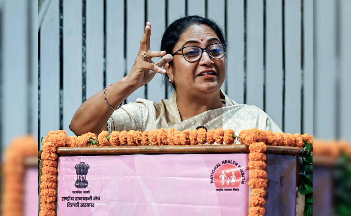 सीएम रेखा गुप्ता का बड़ा आदेश, दिल्ली के हर जिले में बनेगी गौशाला, मिनी सचिवालय की भी होगी स्थापना 12 सीएम रेखा गुप्ता का बड़ा आदेश, दिल्ली के हर जिले में बनेगी गौशाला, मिनी सचिवालय की भी होगी स्थापना