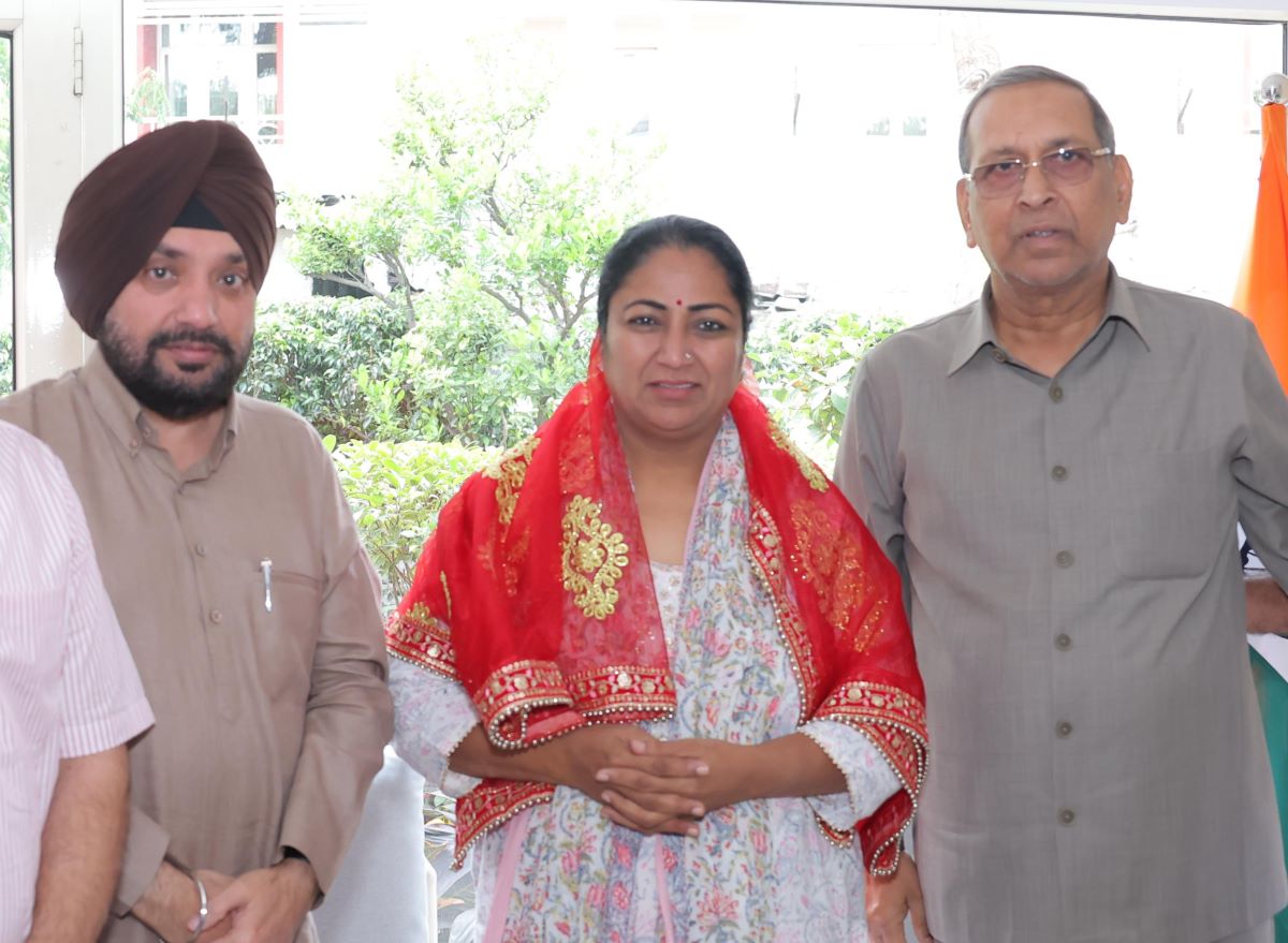 दिल्ली की मुख्यमंत्री रेखा गुप्ता ने कांग्रेस से बीजेपी में आए 2 नेताओं को दी बड़ी जिम्मेदारी