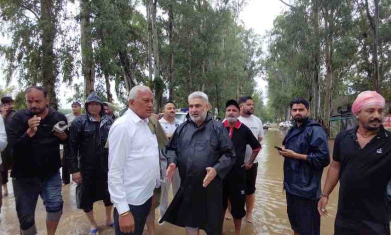 पंजाब में बाढ़ प्रभावित इलाकों में सभी अधिकारियों की छुट्टियाँ रद्द, राहत कार्य 24x7 जारी