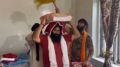 बाढ़ के बीच ‘आप विधायक ने श्री गुरु ग्रंथ साहिब जी का स्वरूप आदर सम्मान से सुरक्षित पहुंचाया