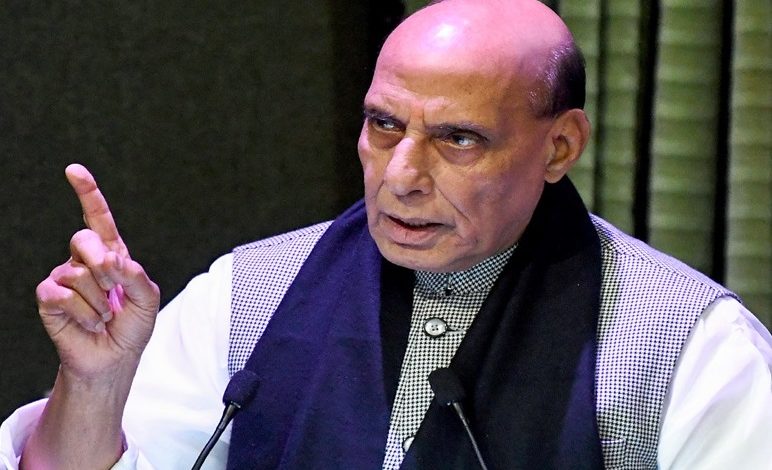 रक्षा मंत्री राजनाथ सिंह ने विपक्ष पर निशाना साधा, कहा- राष्ट्रीय गौरव के मुद्दे पर दलगत राजनीति से ऊपर उठना चाहिए