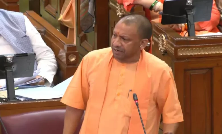 यूपी विधानसभा मानसून सत्र में सीएम योगी का सियासी वार: अखिलेश यादव को दिया कड़ा संदेश, कहा- 2027 में सत्ता का सपना मत देखिए