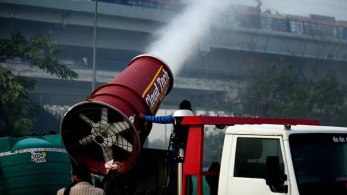 दिल्ली में 5 मंजिल से ऊंची इमारतों पर एंटी-स्मॉग गन लगाना हुआ अनिवार्य, 29 नवंबर तक डेडलाइन