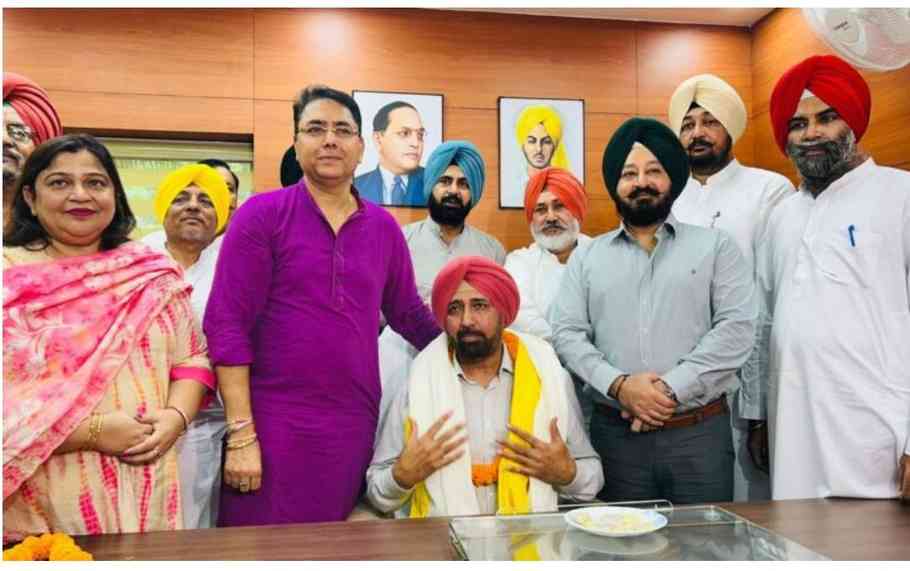 बलजिंदर सिंह ढिल्लो ने पंजाब एग्रो फूडग्रेन्स कॉरपोरेशन के चेयरमैन पद का कार्यभार संभाला